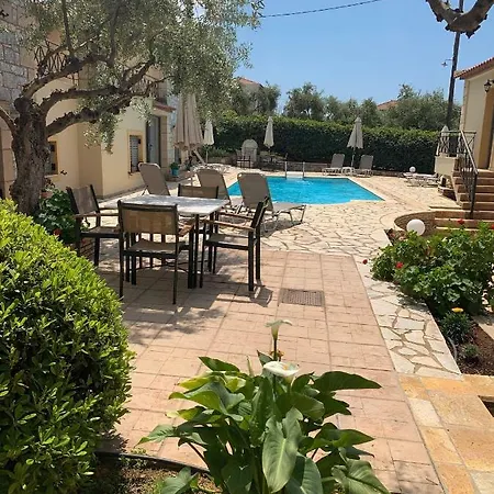 Finikes Appartement Stoúpa