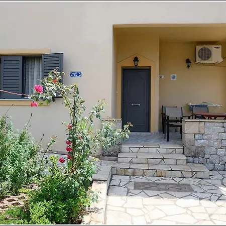 Apartment Finikes *